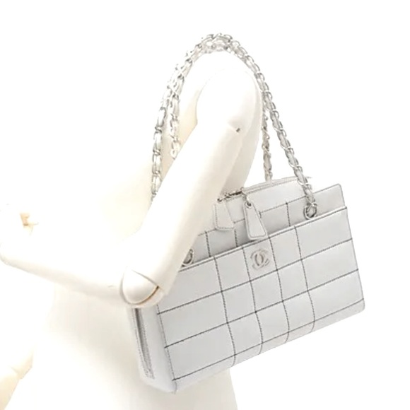 💯AUTH CHANEL RARE VINTAGE CHOCOLATE BAR WILD STITCH WHITE SHOULDER EUC 🤩 - Picture 6 of 9